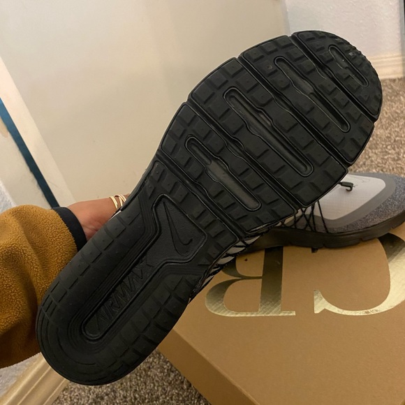 Nike Air Max - Picture 2 of 3